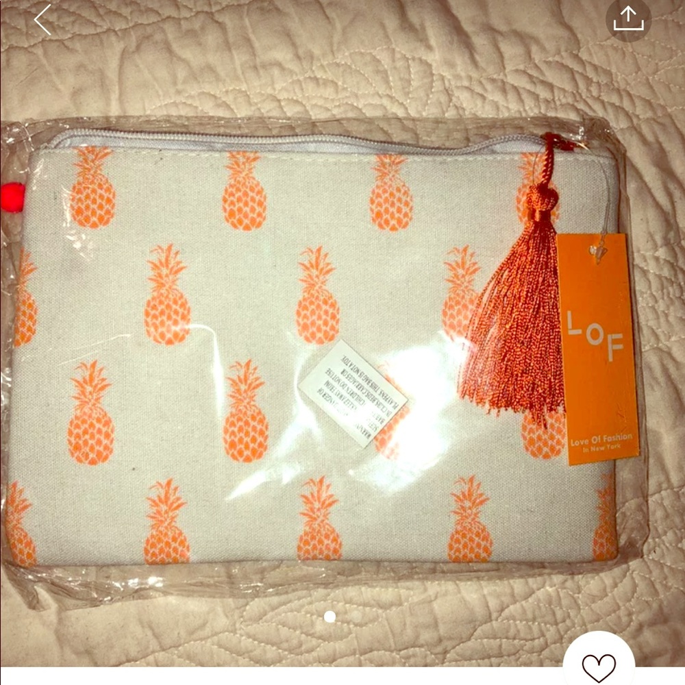 NWT COSMETICS BAG